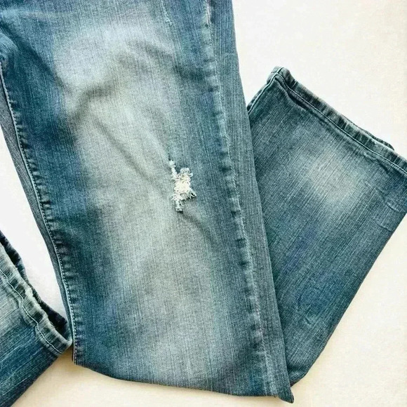 Vigoss Med Wash Lowrise Faded Distress Rhinestone Pocket Bootcut Jeans Size 15 - Picture 7 of 16